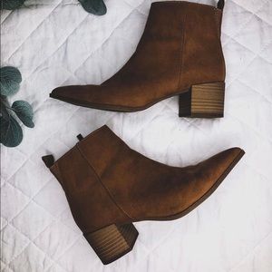 Women’s boots size 6 great condition